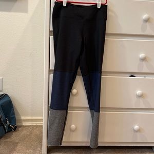 Outdoor Voices color blocked leggings